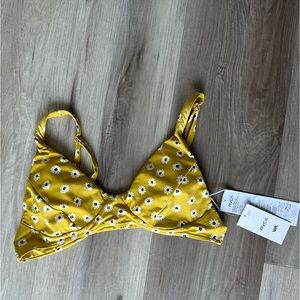 NEW WITH TAGS NEVER WORN medium sized RVCA daisy bikini top - top only!